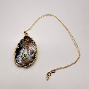 Incredible agate slice with emerald on a gold over 925 chain necklace!!